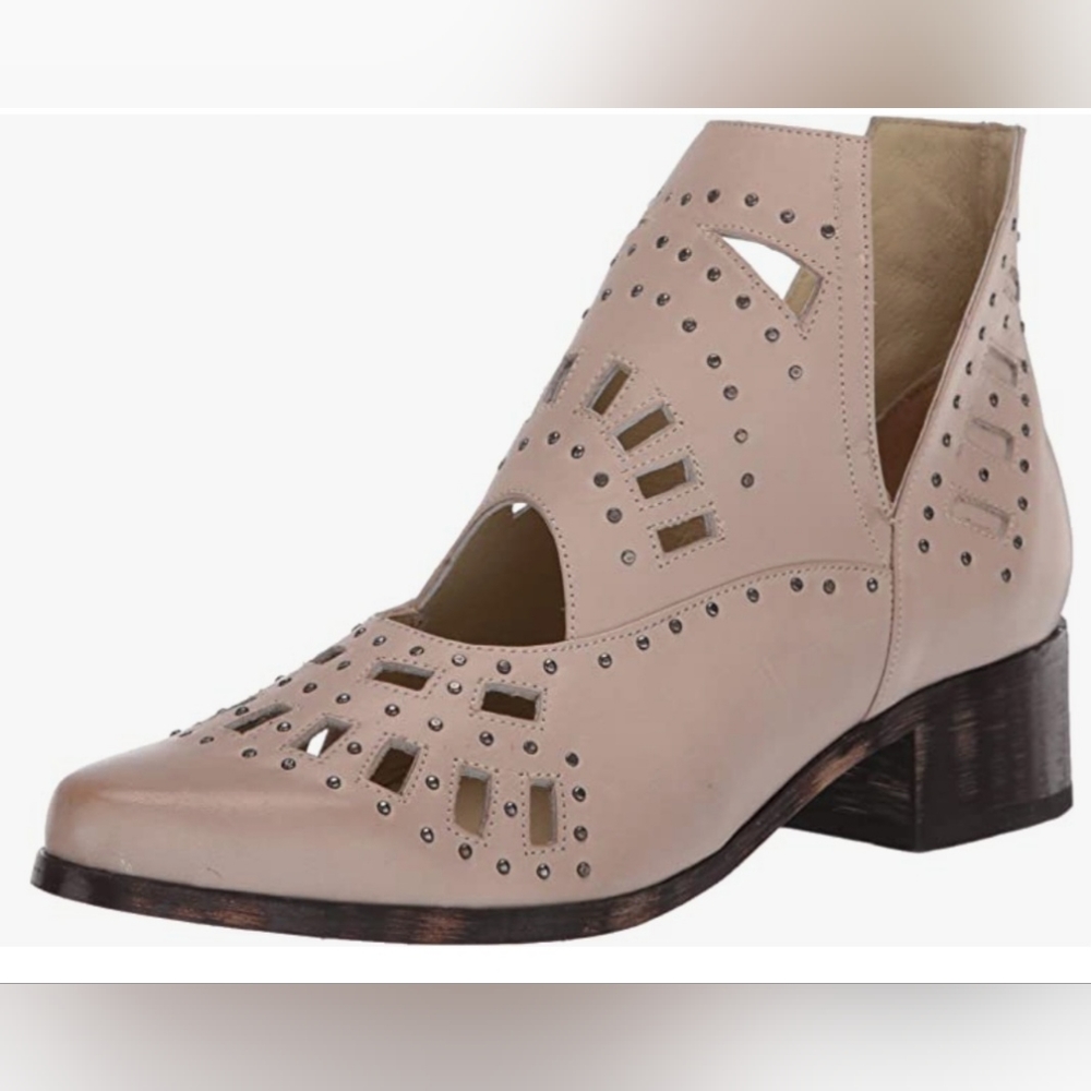 Sbicca Orca booties